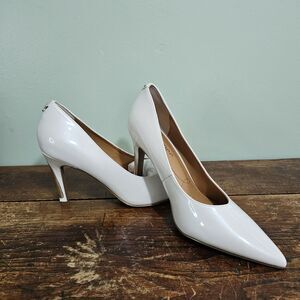 J Renee‎ Phoebie Pointy Toe White Pearl Patent Pump Womens 8 Wide